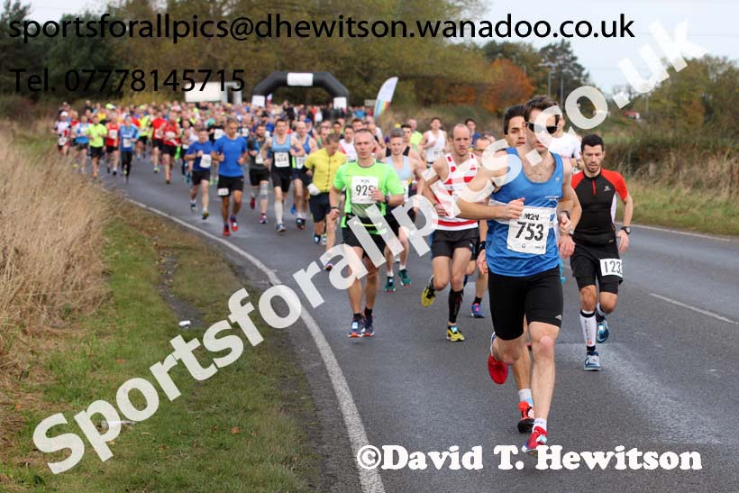 Start of the Morpeth to Newcastle Marathon. Photo: David T. Hewitson/Sports for All Pics